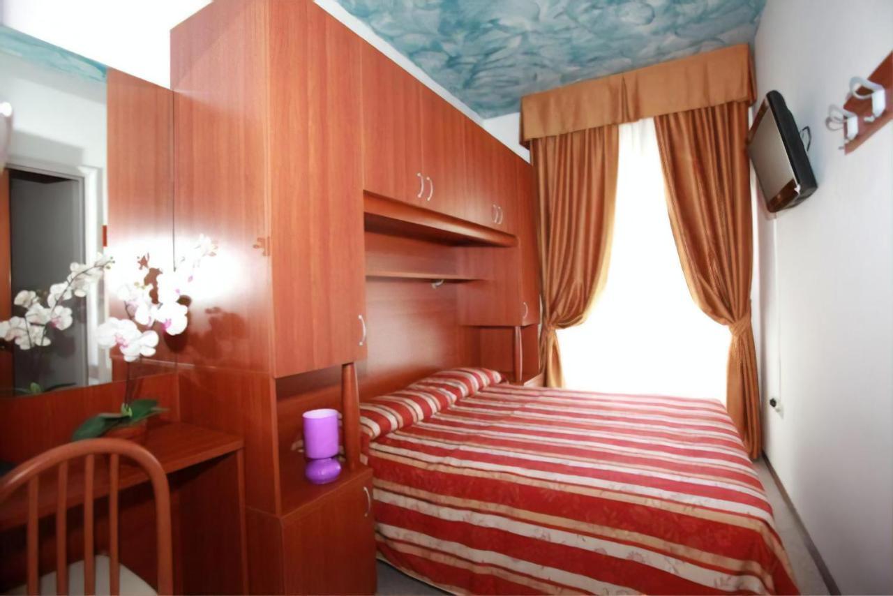 Hotel Storione Лідо-ді-Єзоло Екстер'єр фото